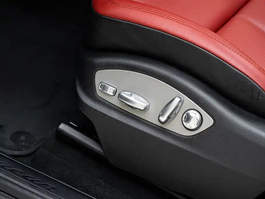 Porsche Macan 2018 — фото 15