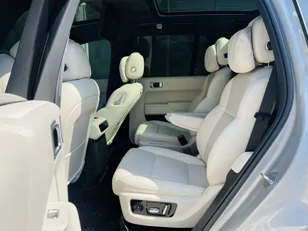 Li Auto L8 2024