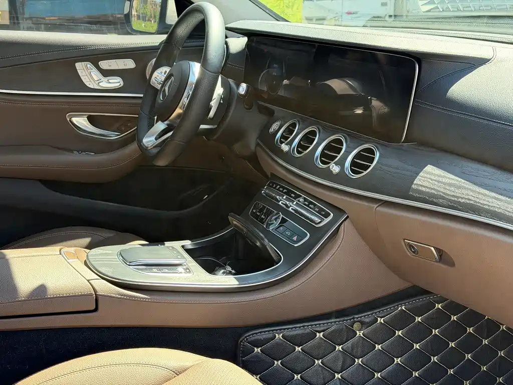 Mercedes-Benz E-Class 2020 — фото 12