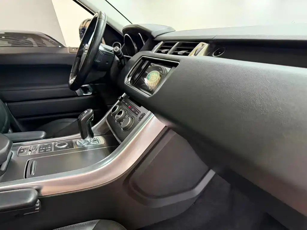 Land Rover Range Rover Sport 2016 — фото 10