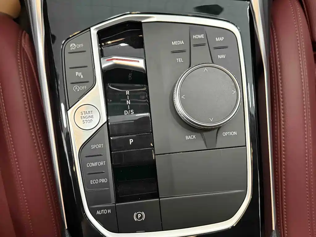 BMW 3 Series 2023 — фото 12