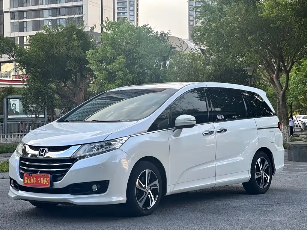 Honda Odyssey 2018 — фото 1