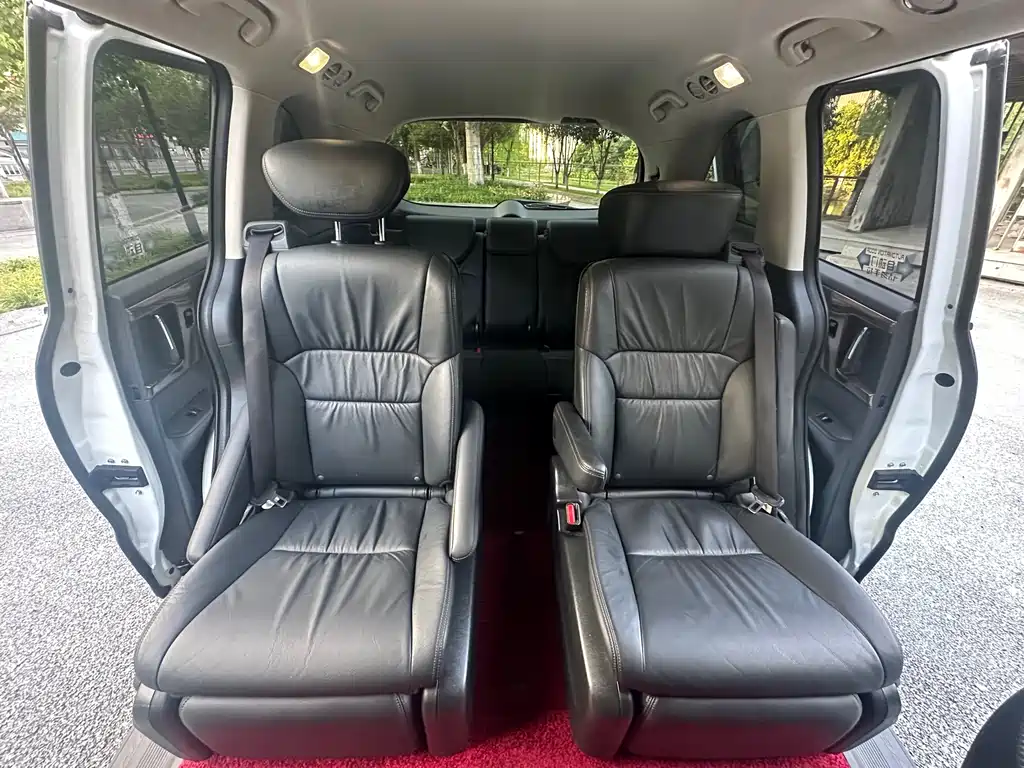 Honda Odyssey 2018 — фото 6