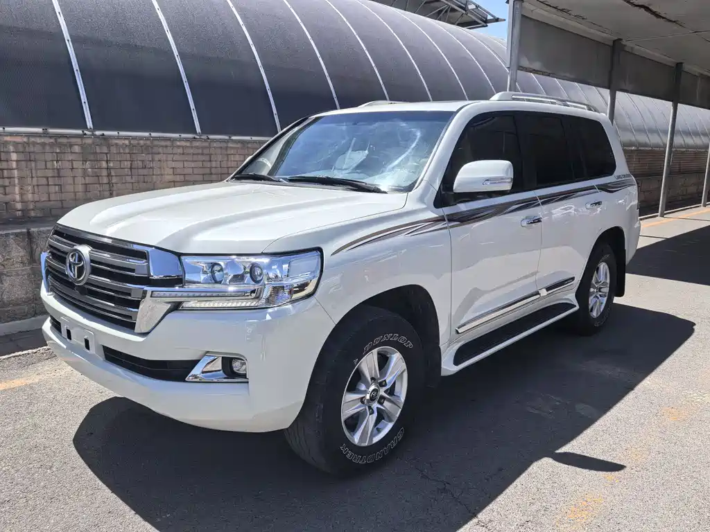 Toyota Land Cruiser 2019 — фото 1