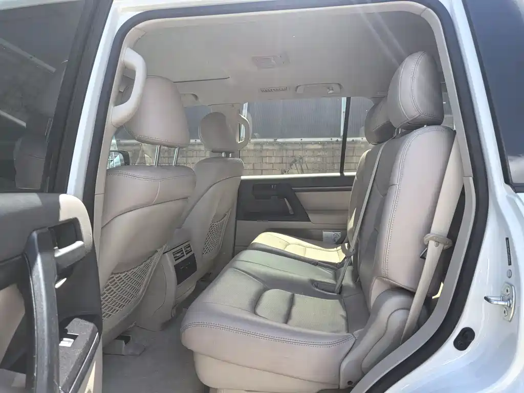 Toyota Land Cruiser 2019 — фото 12