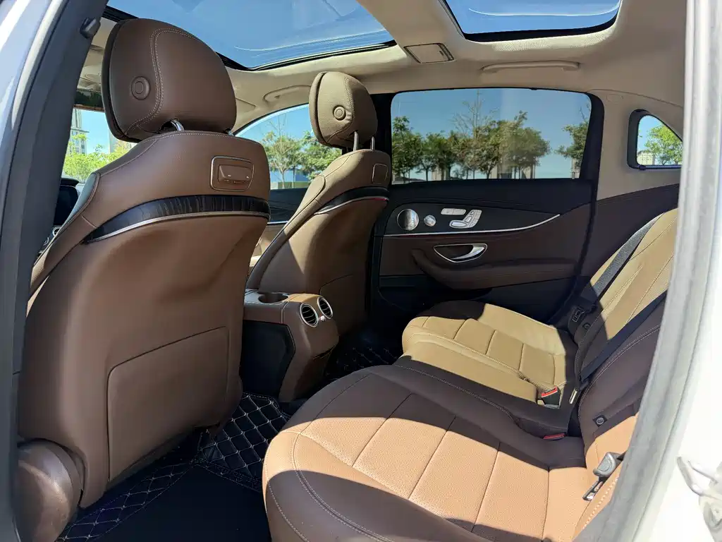 Mercedes-Benz E-Class 2020 — фото 15