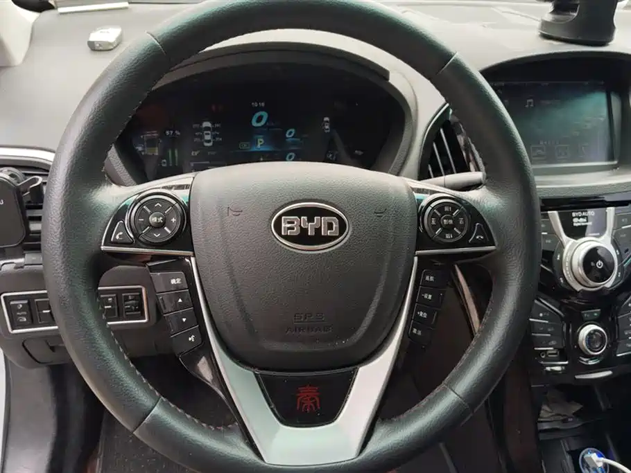 BYD Qin NEV 2016 — фото 15