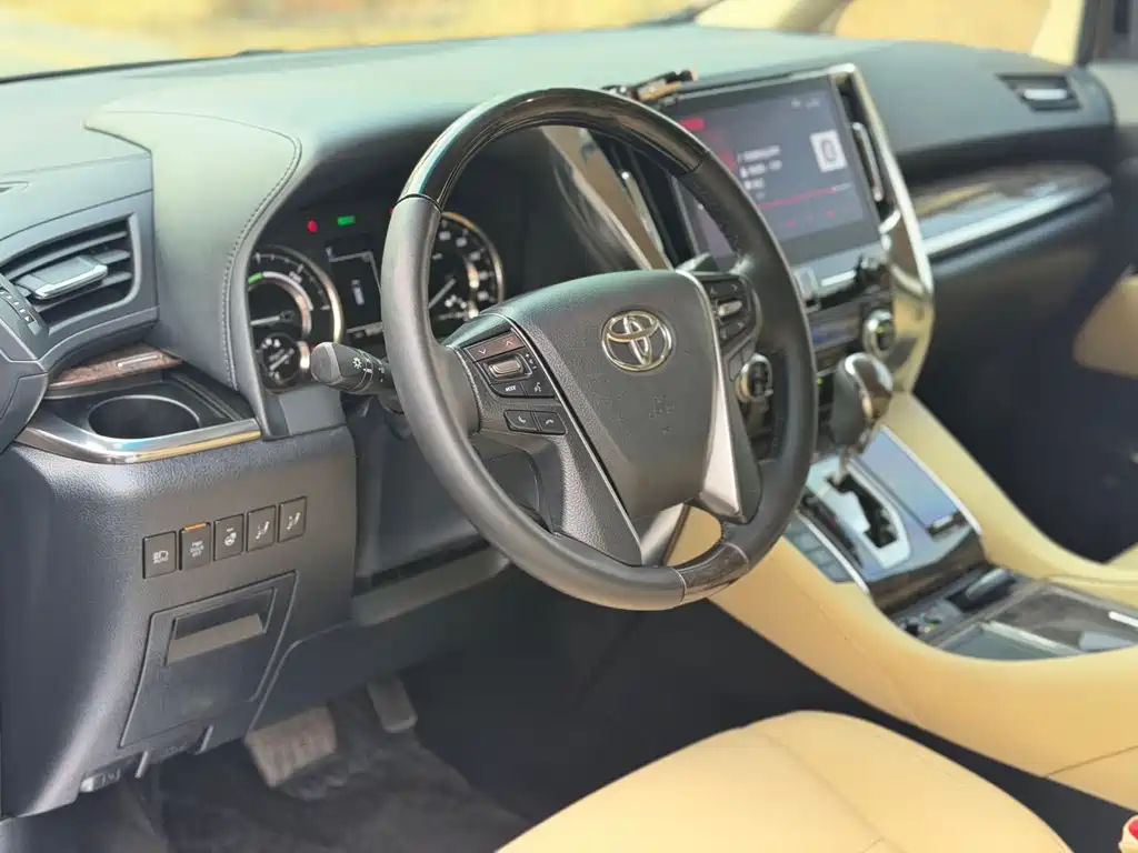 Toyota Alphard 2023 — фото 6