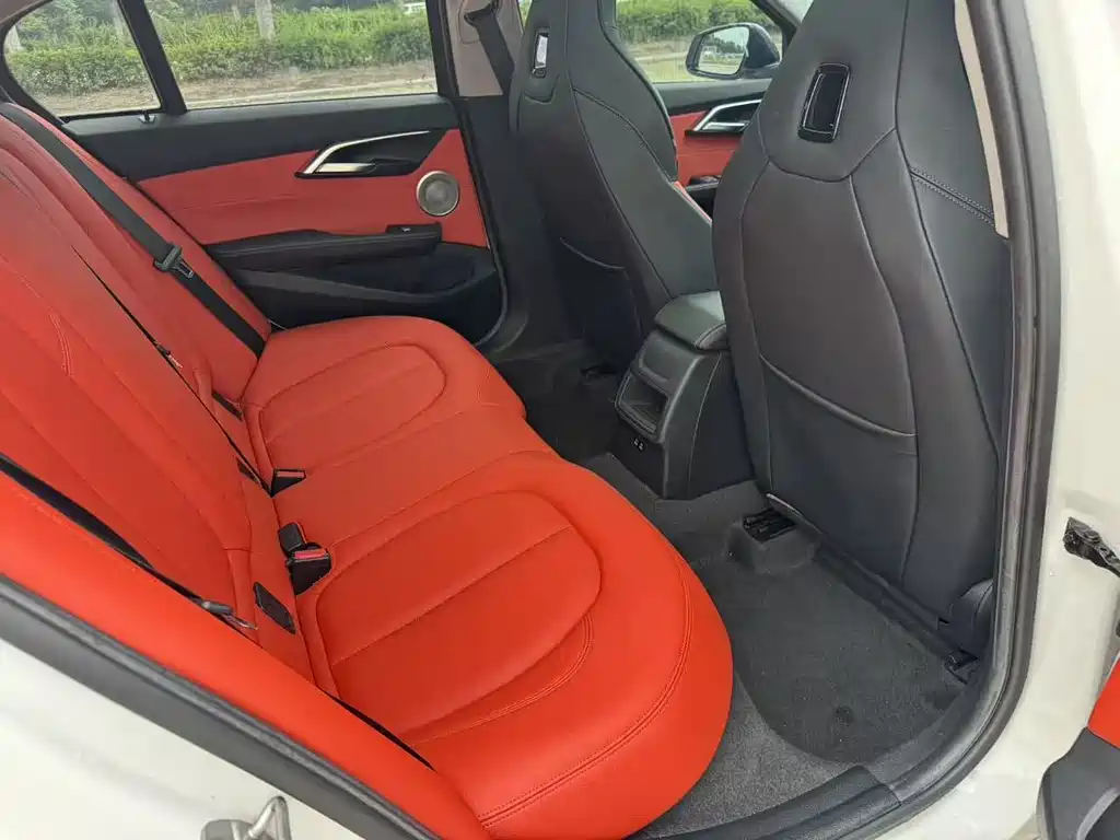 BMW 1 Series 2023 — фото 15