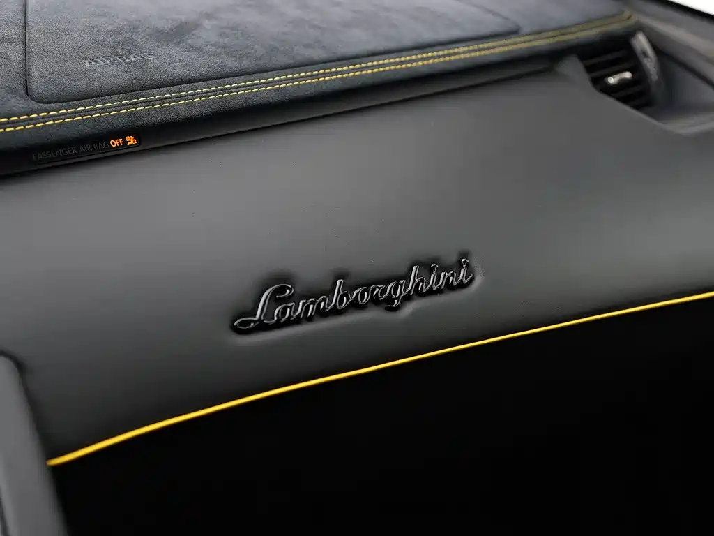 Lamborghini Aventador 2016 — фото 26
