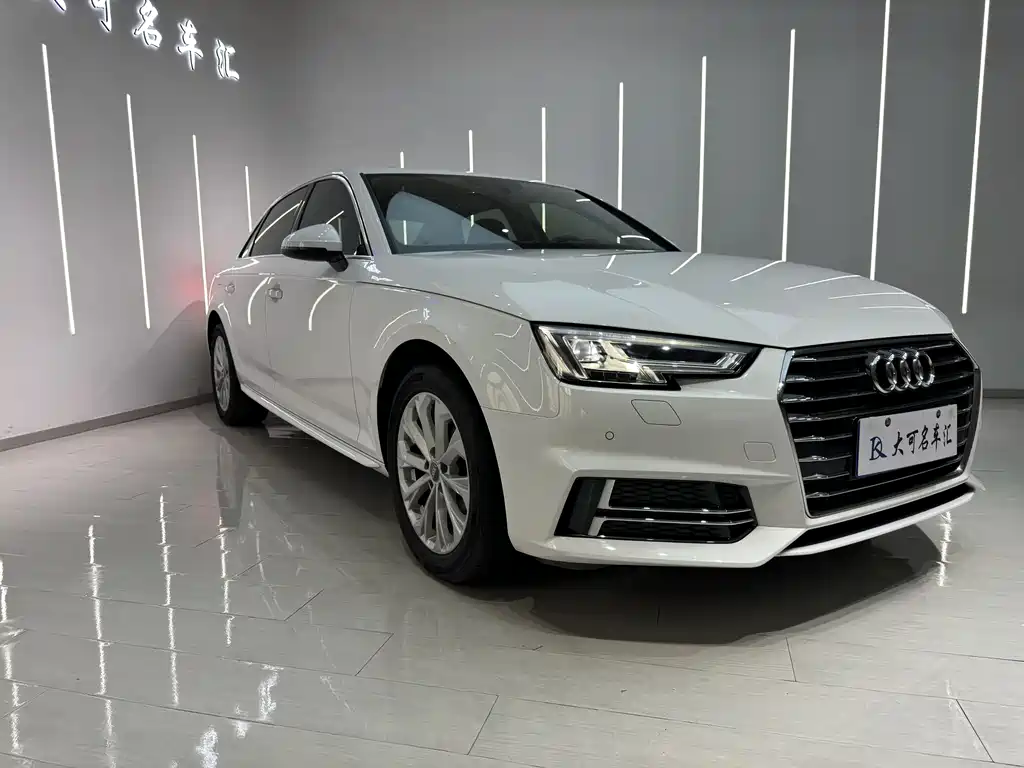 Audi A4L 2022 — фото 3