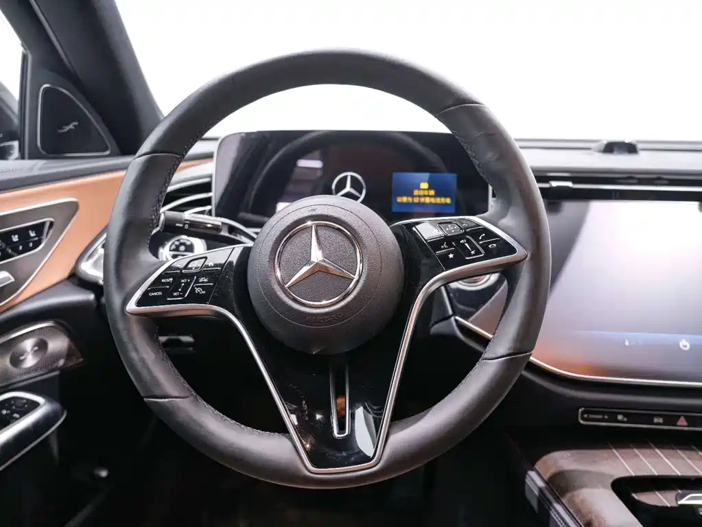 Mercedes-Benz E-Class 2024 — фото 14