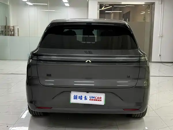 Li Auto L6 2025