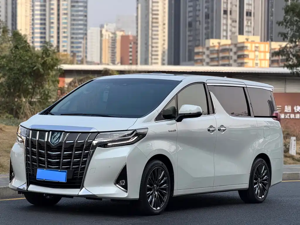 Toyota Alphard 2023 — фото 1