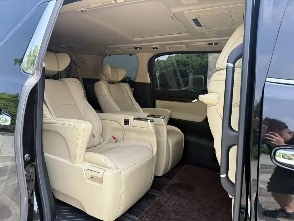 Toyota Alphard 2019 — фото 12