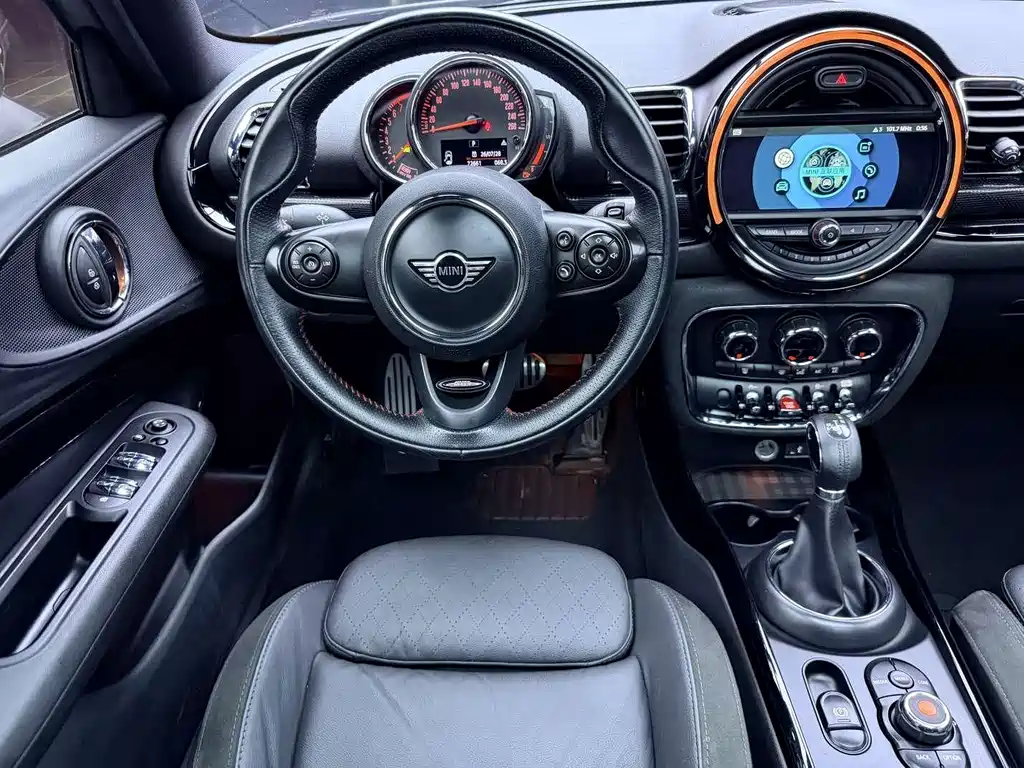 MINI Clubman 2019 — фото 13