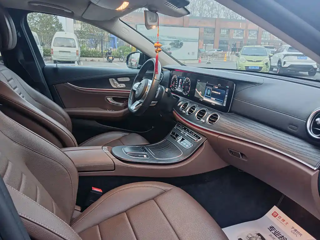 Mercedes-Benz E-Class 2020 — фото 27