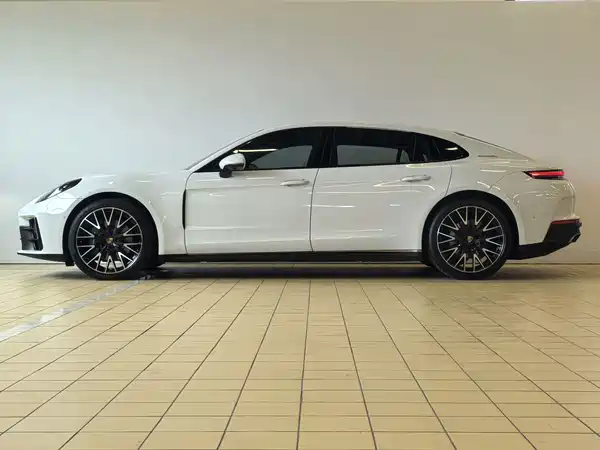 Porsche Panamera 2024