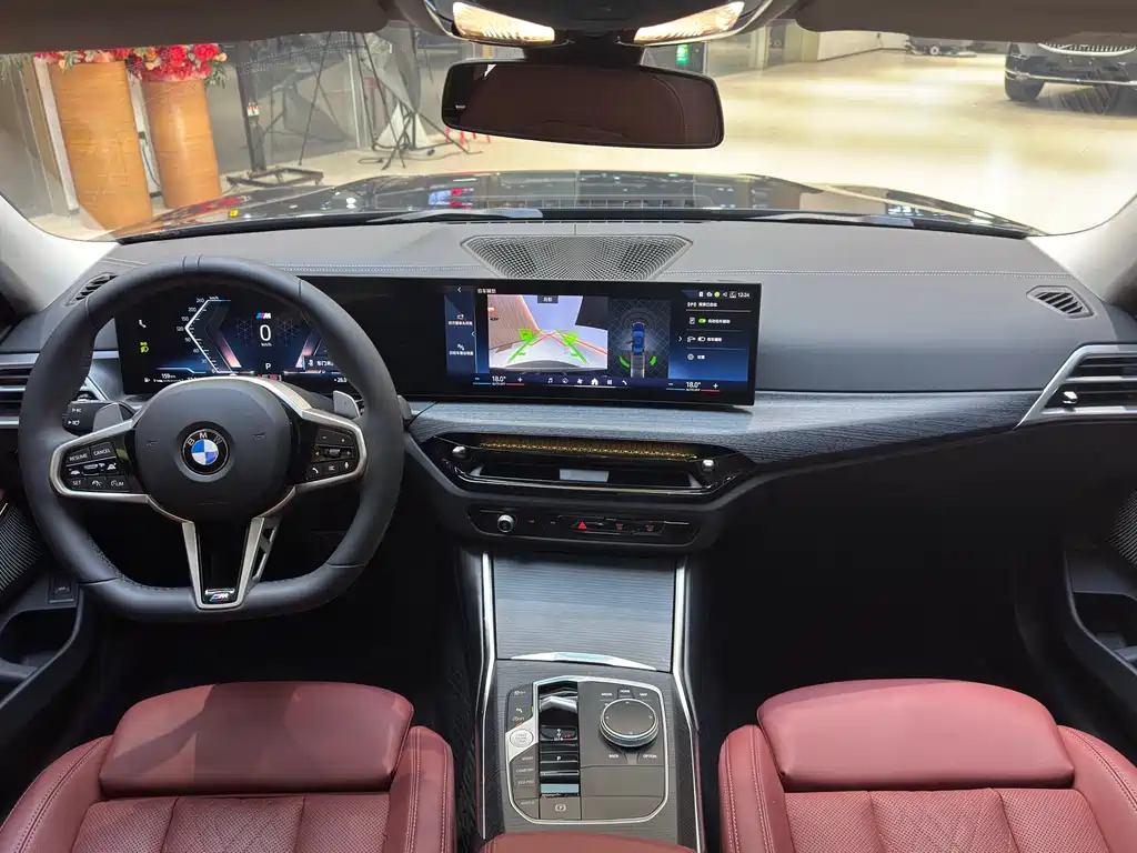 BMW 3 Series 2025 — фото 12