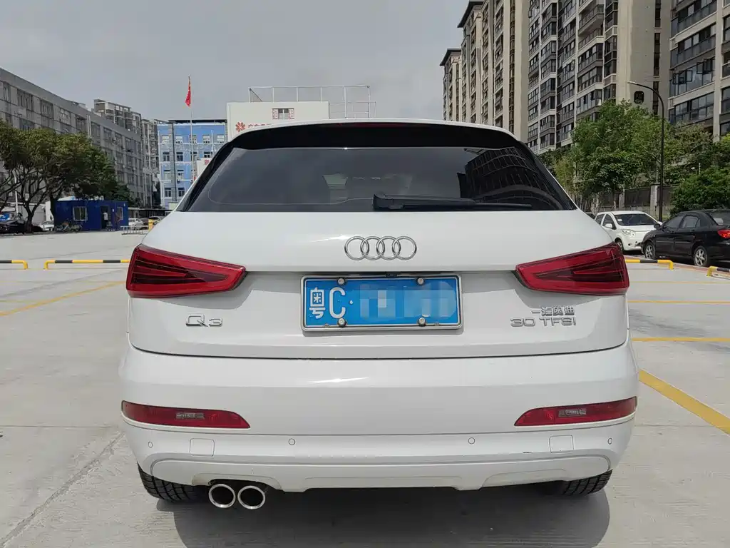 Audi Q3 2016 — фото 10