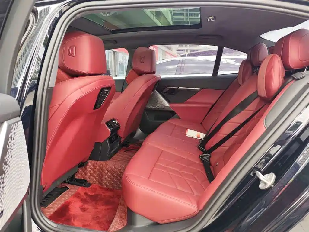 BMW 5 Series 2024
