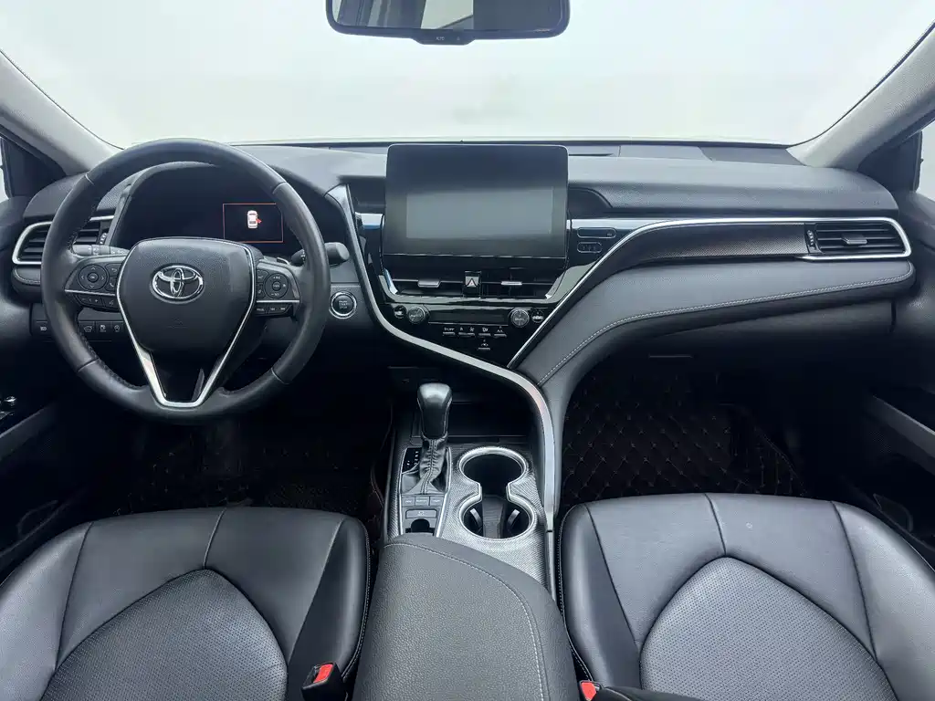 Toyota Camry 2022 — фото 20
