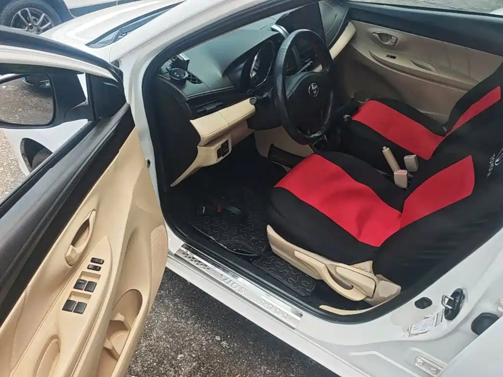 Toyota Vios 2015 — фото 16