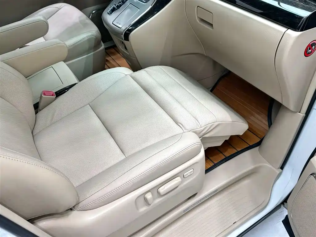 Toyota Alphard 2014 — фото 11