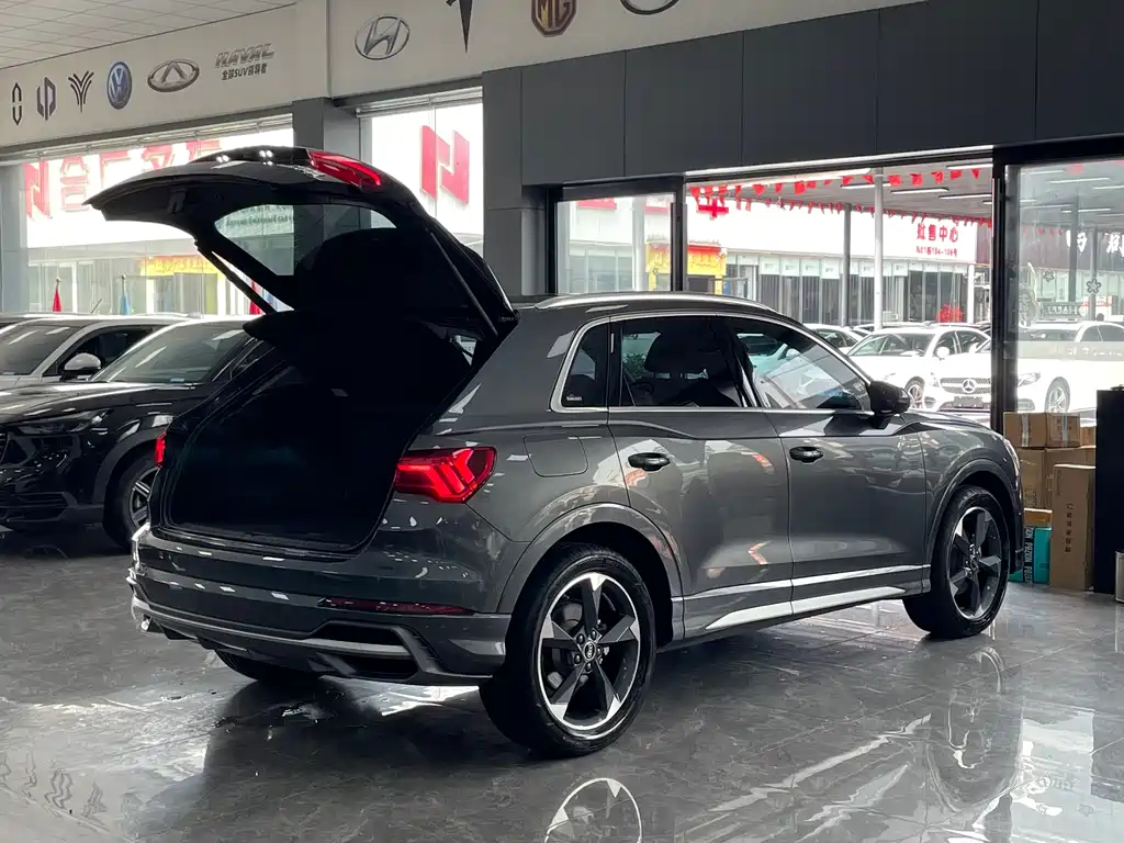 Audi Q3 2023 — фото 17