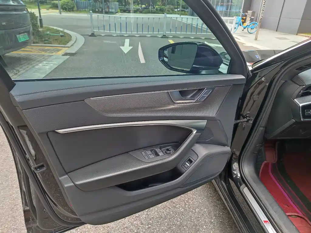 Audi A6L 2025
