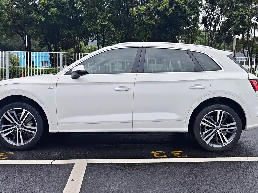 Audi Q5L 2021