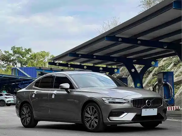 Volvo S60 2021