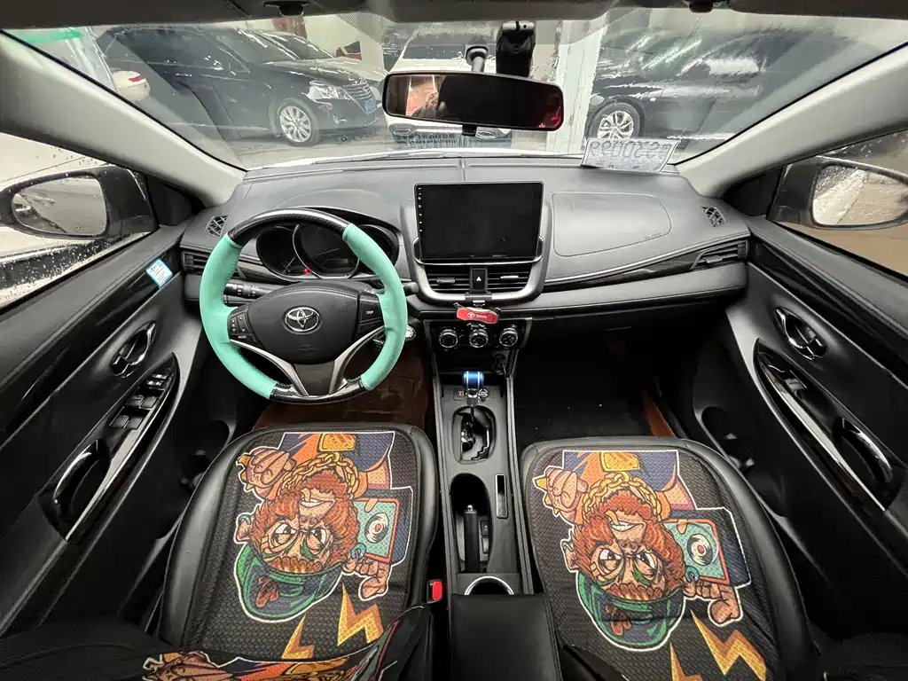 Toyota Yaris L 2022