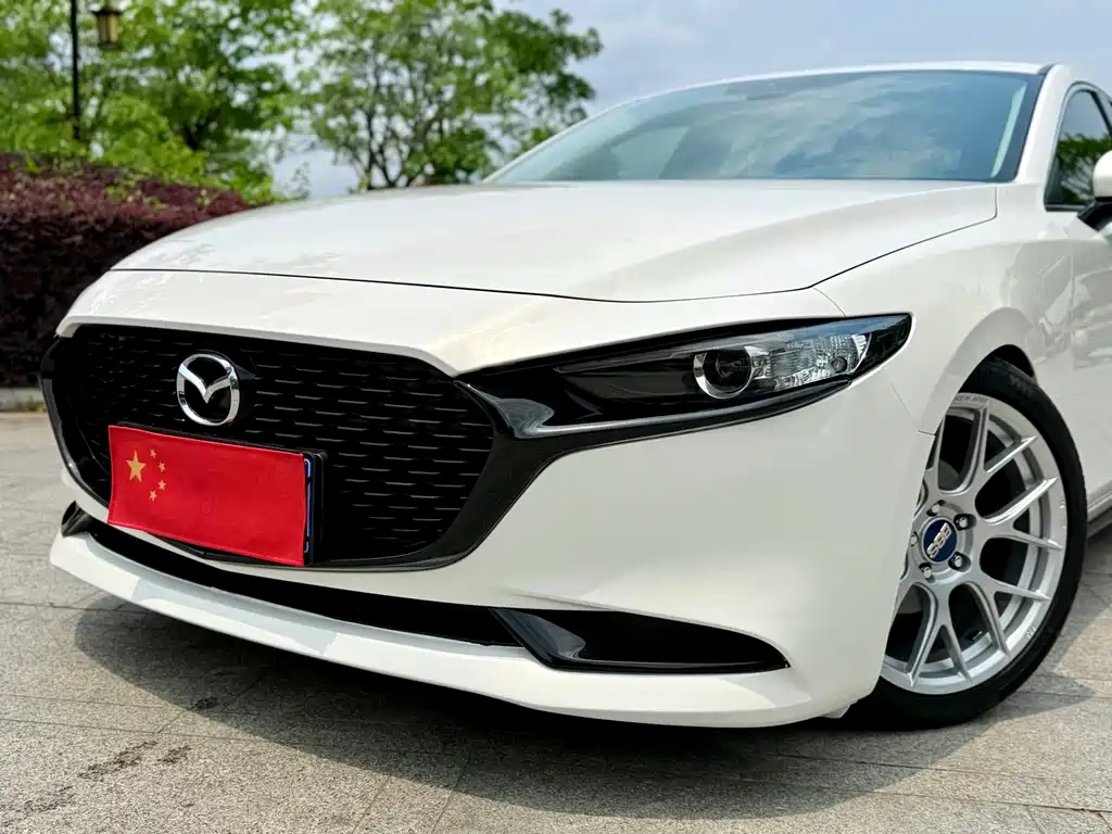 Mazda 3 Axela 2020 — фото 20