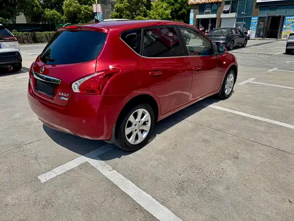 Nissan Tiida 2011