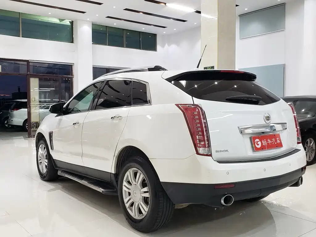 Cadillac SRX 2016 — фото 10