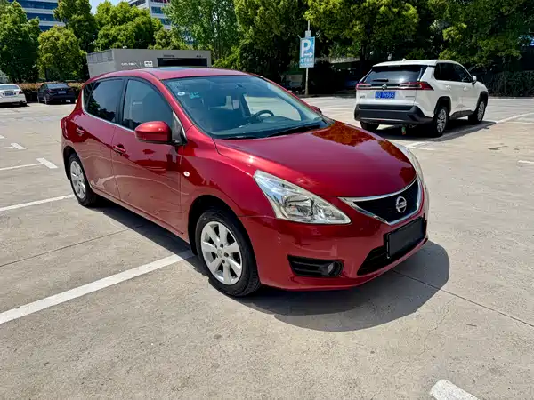 Nissan Tiida 2011