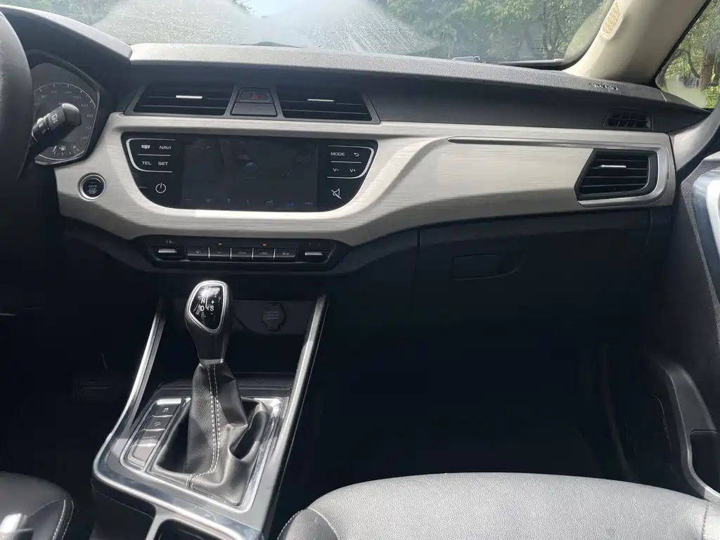 Geely Vision X3 2020 — фото 16