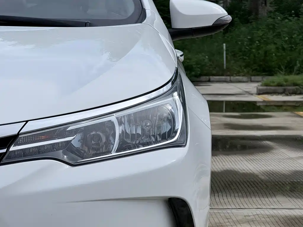 Toyota Corolla 2018 — фото 21
