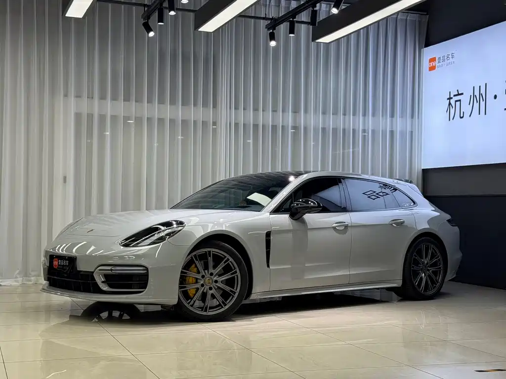 Porsche Panamera 2023 — фото 1