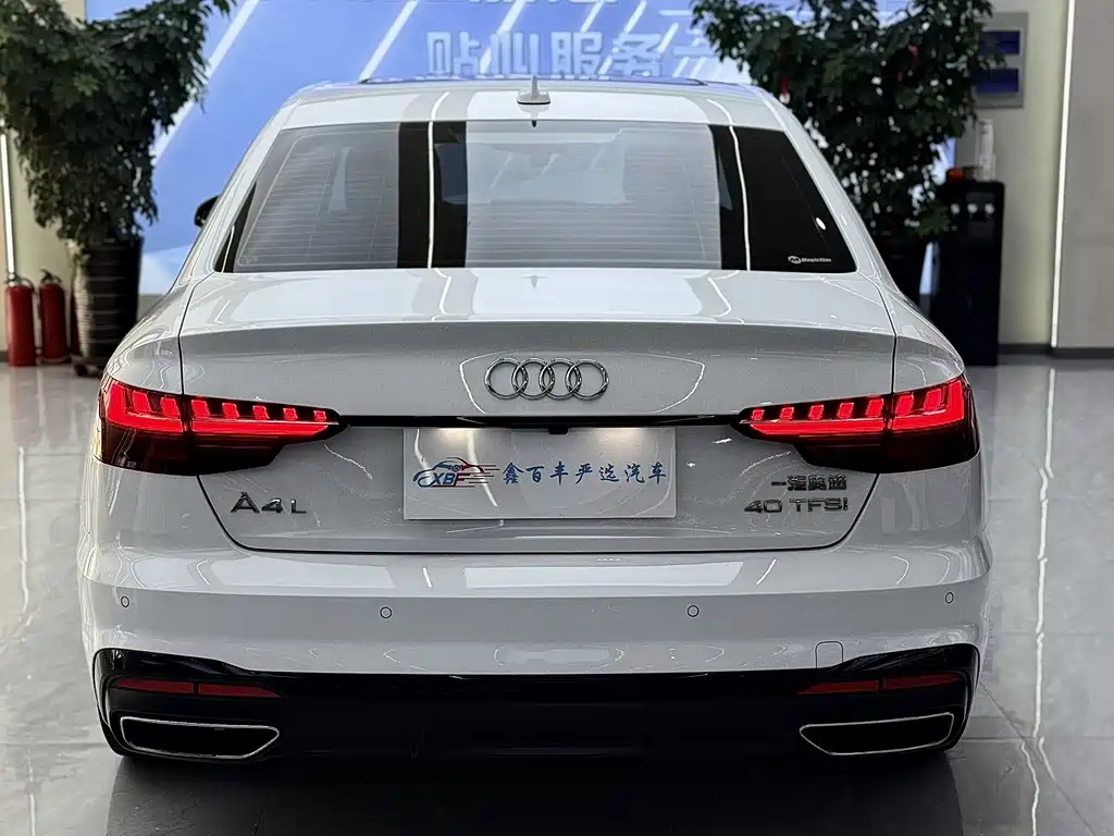 Audi A4L 2022 — фото 9