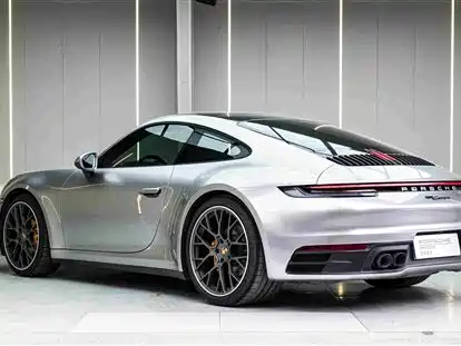 Porsche 911 2021 — фото 13