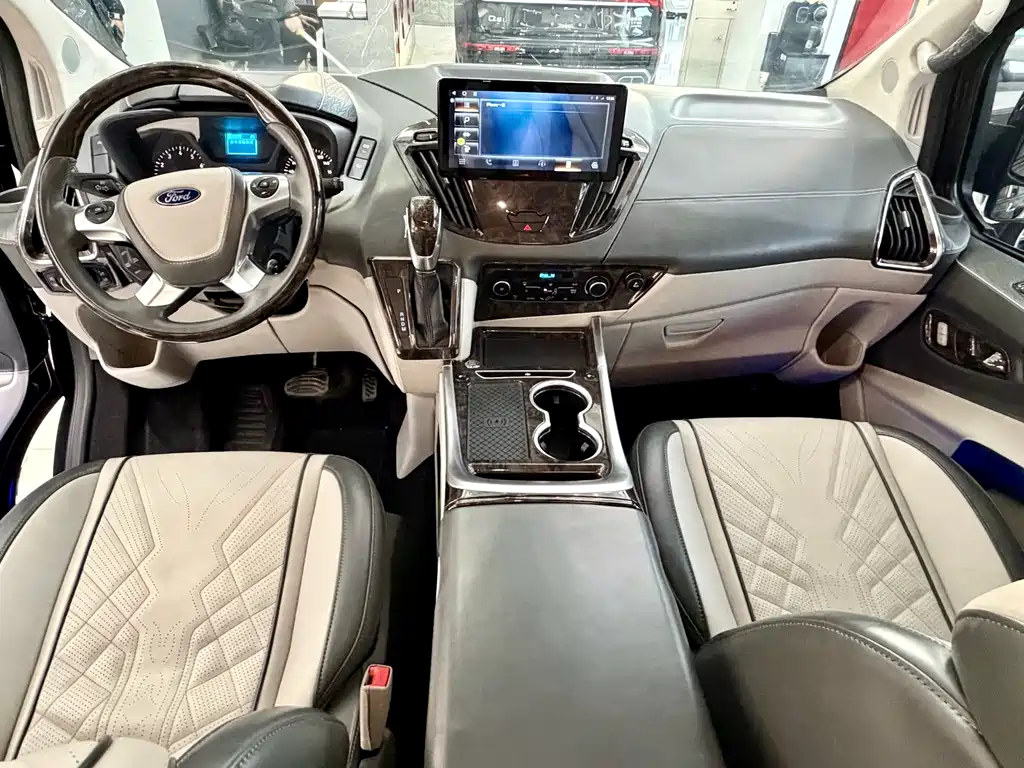 Ford Tourneo 2022 — фото 6