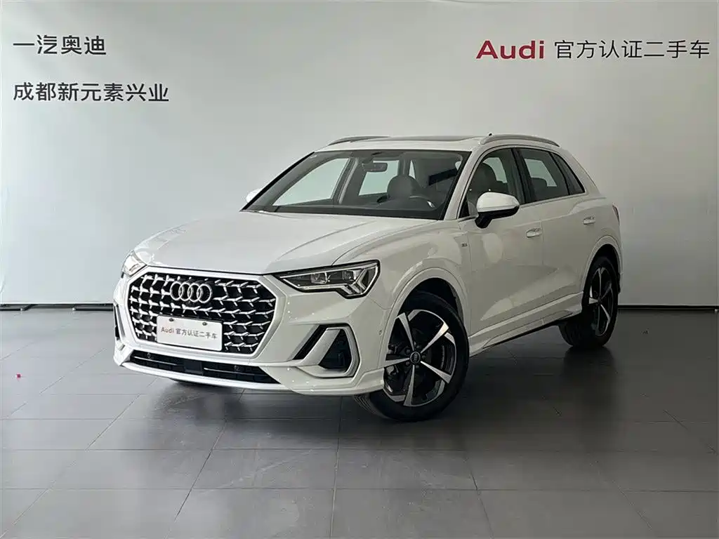 Audi Q3 2024 — фото 1