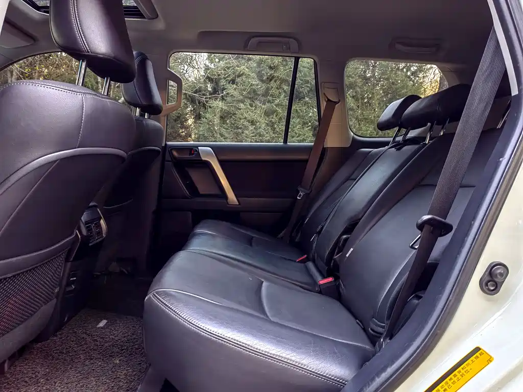 Toyota Prado 2015 — фото 10