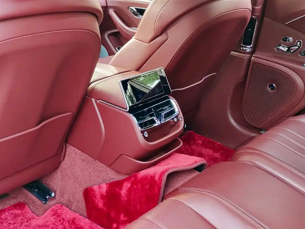 Bentley Flying Spur 2023 — фото 9