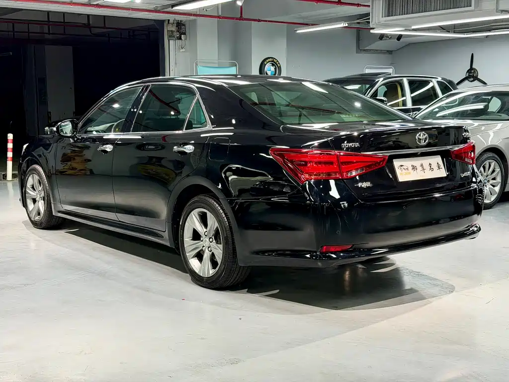Toyota Crown 2016 — фото 6
