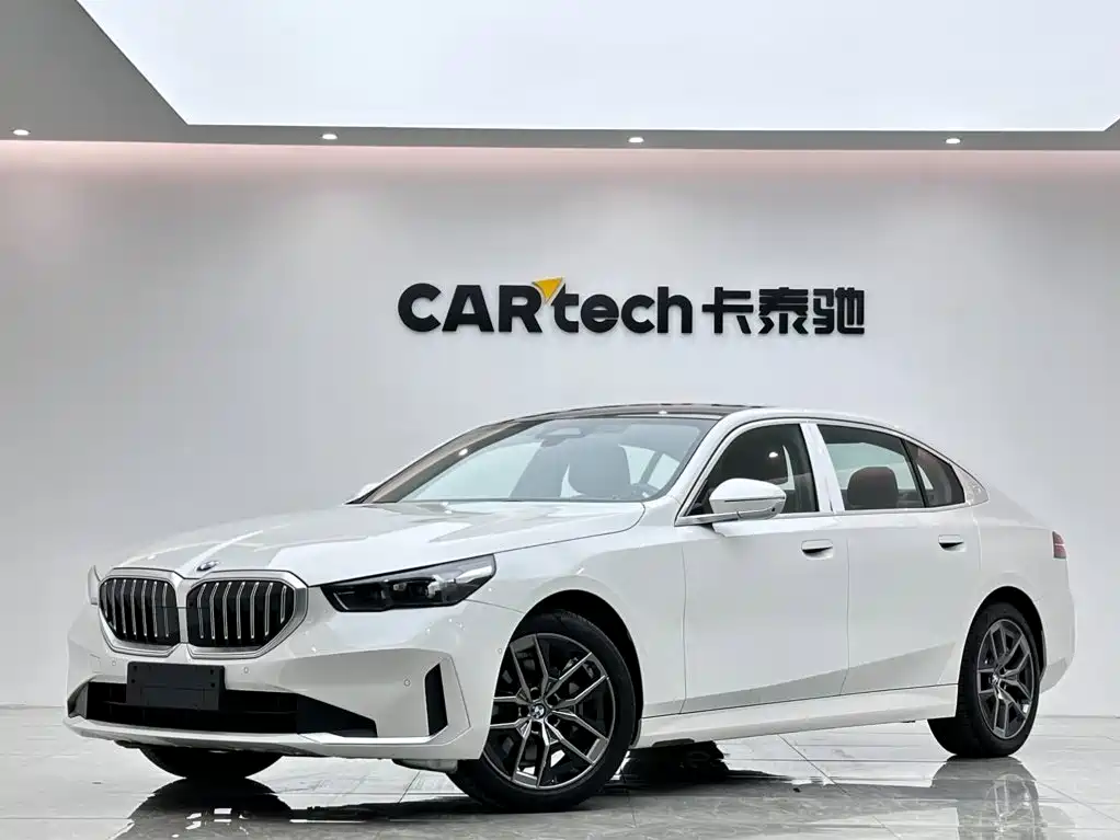 BMW 5 Series 2024