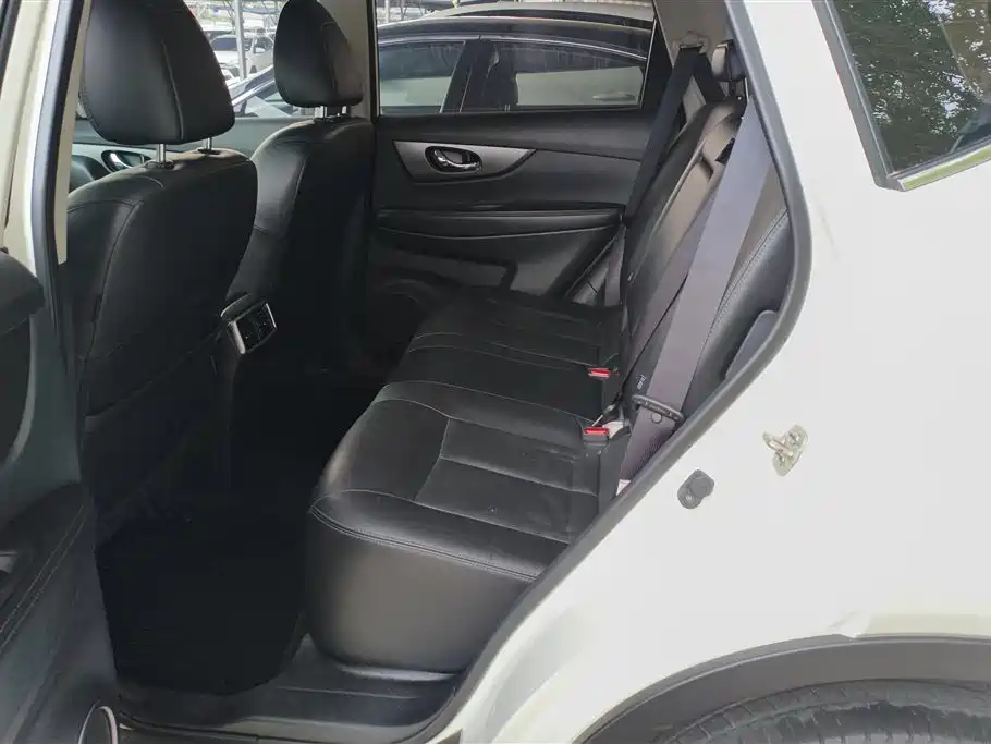 Nissan X-Trail 2015 — фото 11