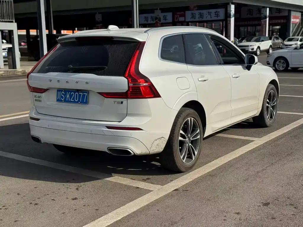 Volvo XC60 2019 — фото 9